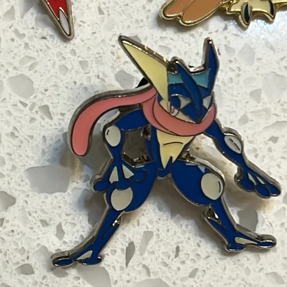 Charizard Official Pokemon Collectible Pin lot - Picture 4 of 7